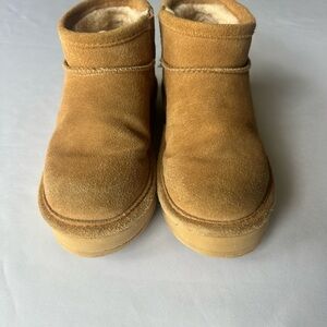 BearPaw Tan RETRO SHORTY YOUTH